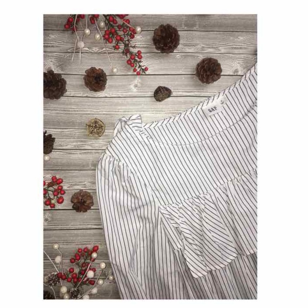 Gap Women’s Stripe & Bell-Sleeve Top